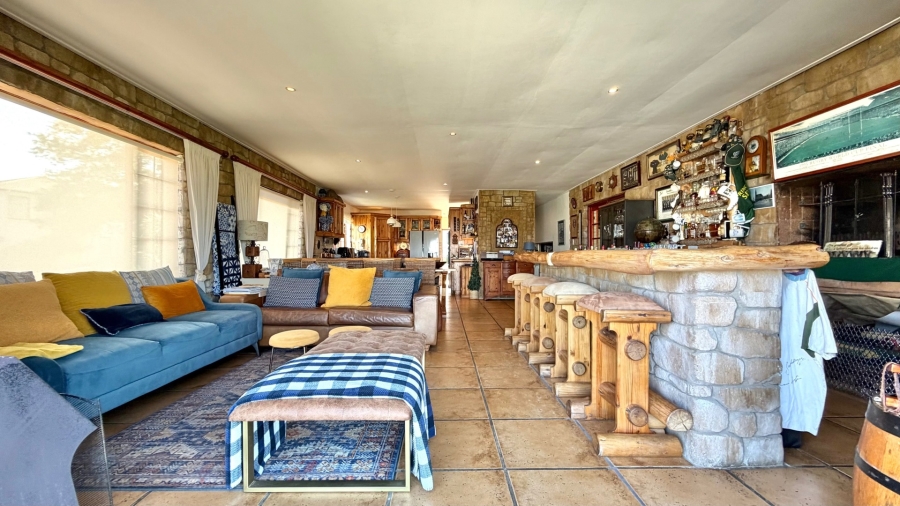 4 Bedroom Property for Sale in Heldervue Western Cape